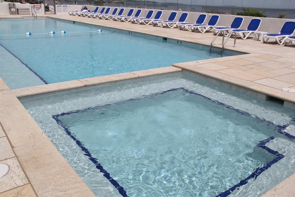 Ocean House Hotel At Bass Rocks Глостер Экстерьер фото